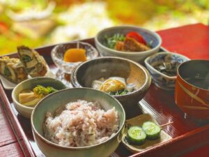 秋彼岸法要といけばな(たてはな)展